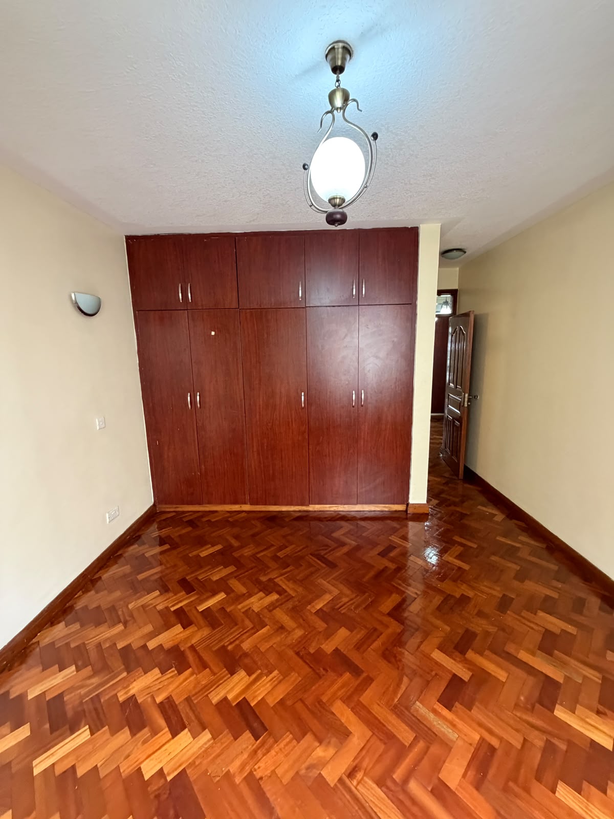 Merlin Court Apartments