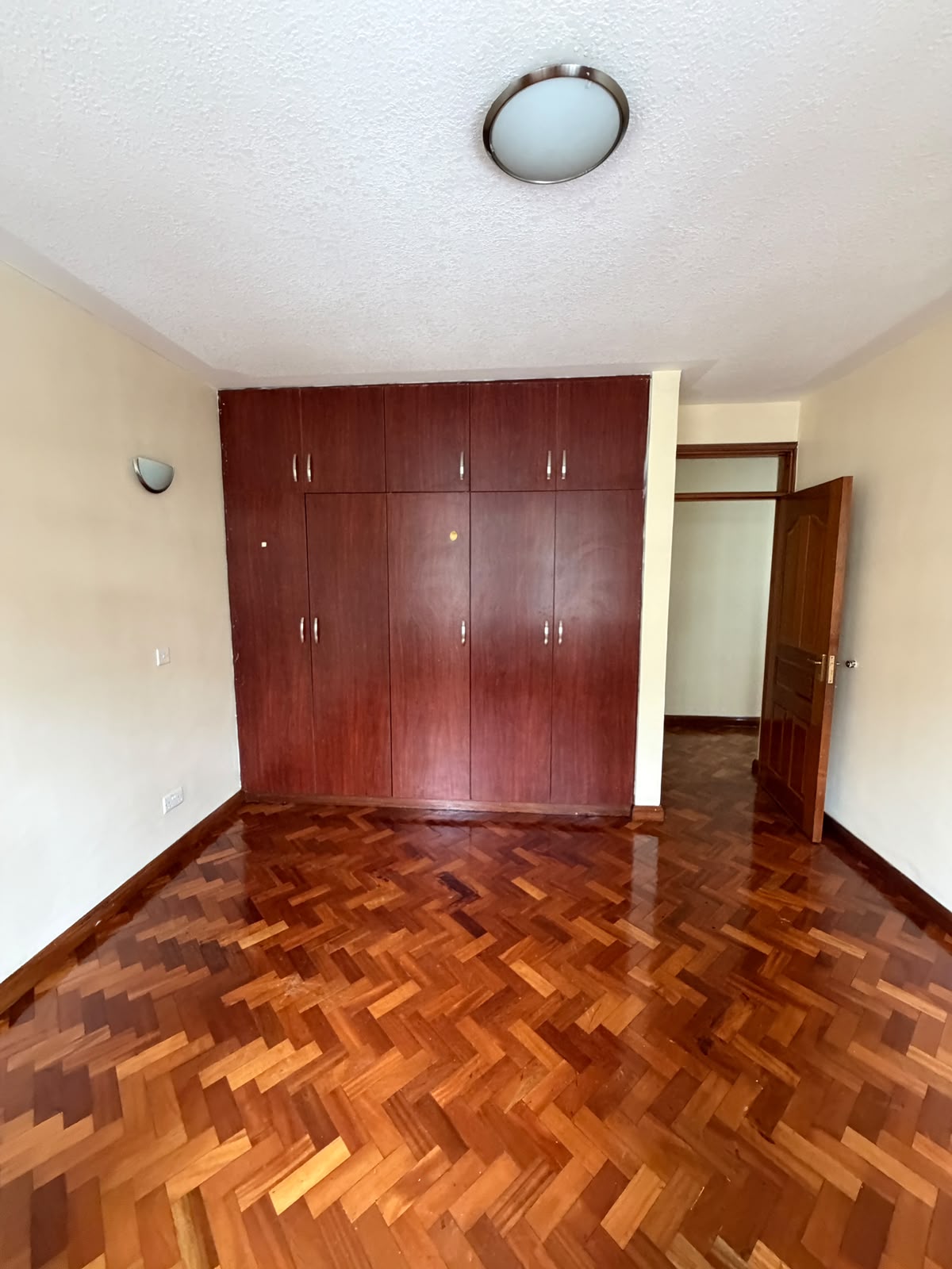 Merlin Court Apartments