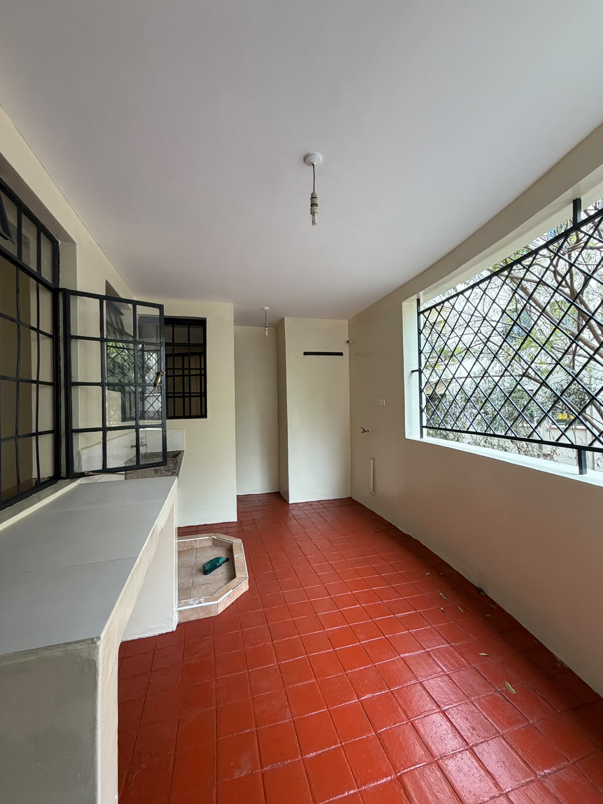 Merlin Court Apartments