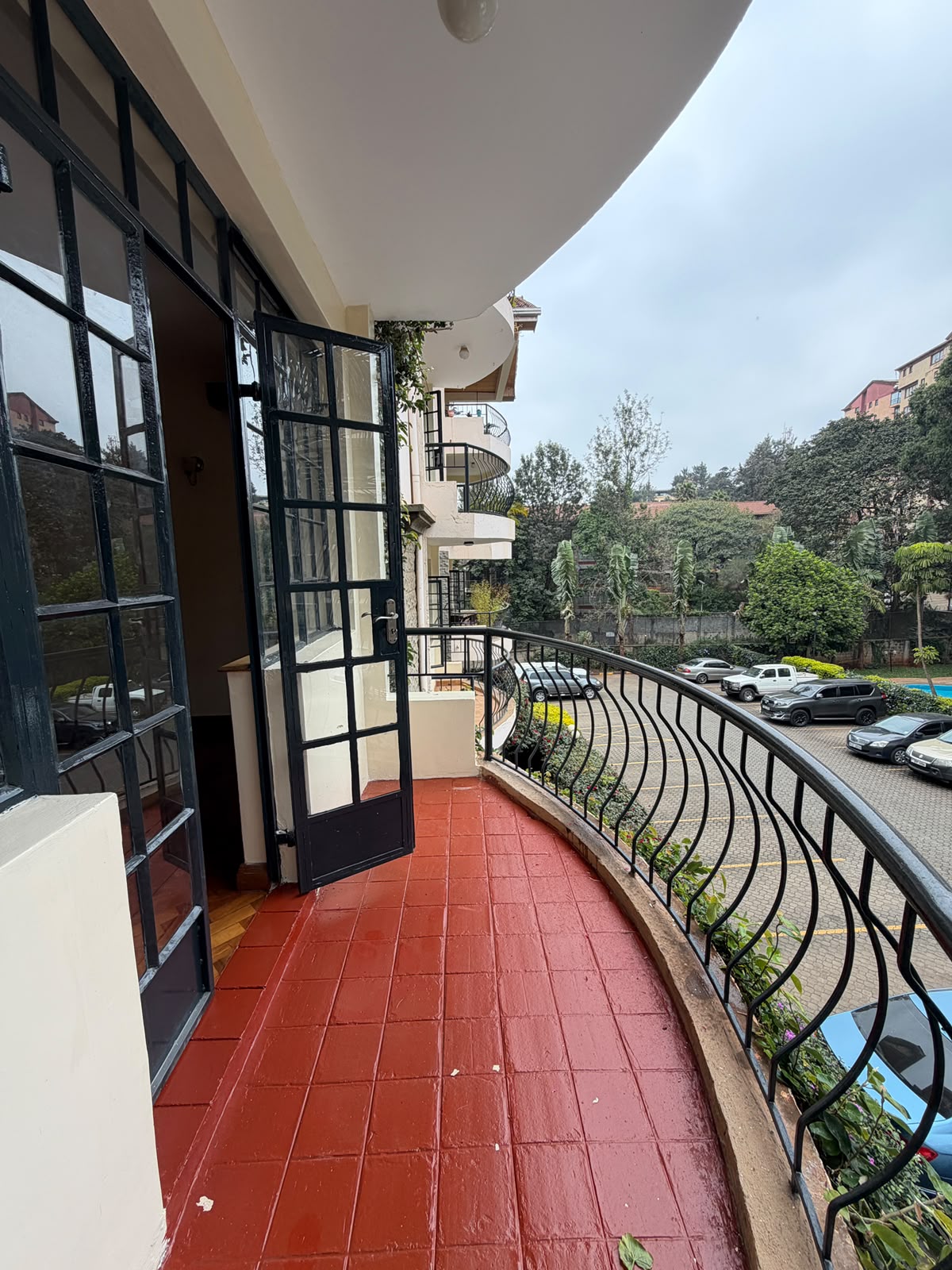 Merlin Court Apartments