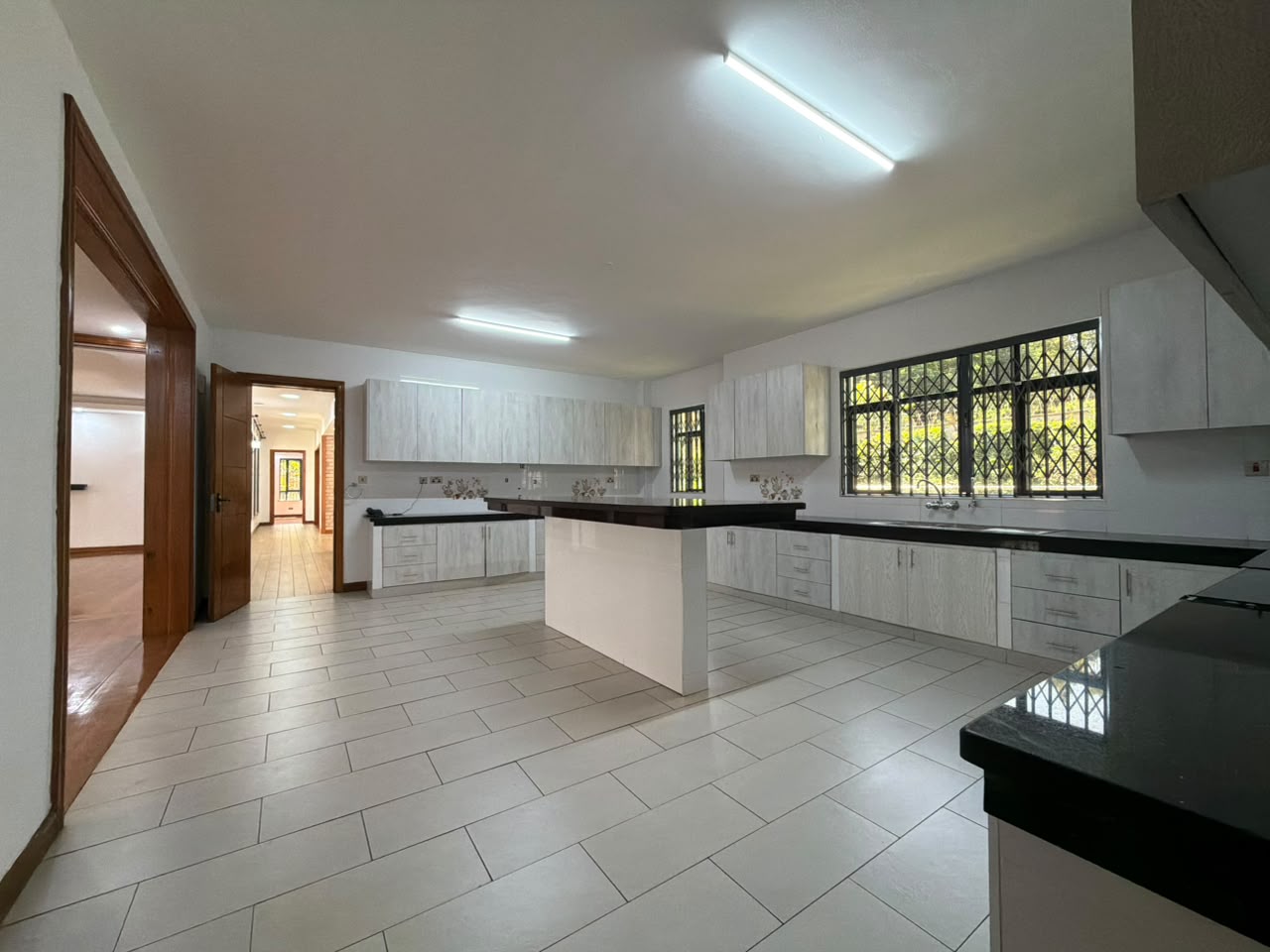 5-Bedroom House + 2 DSQs To Let in Thigiri