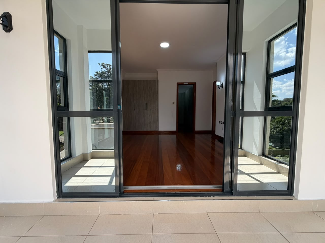 5-Bedroom House + 2 DSQs To Let in Thigiri