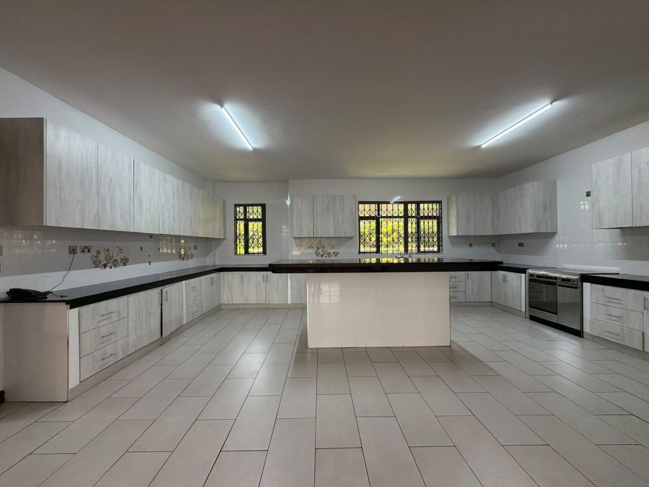 5-Bedroom House + 2 DSQs To Let in Thigiri