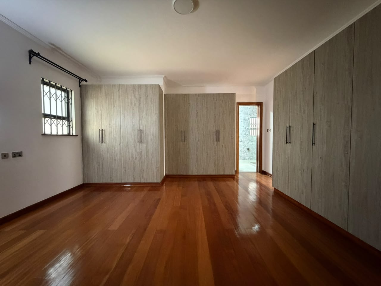 5-Bedroom House + 2 DSQs To Let in Thigiri