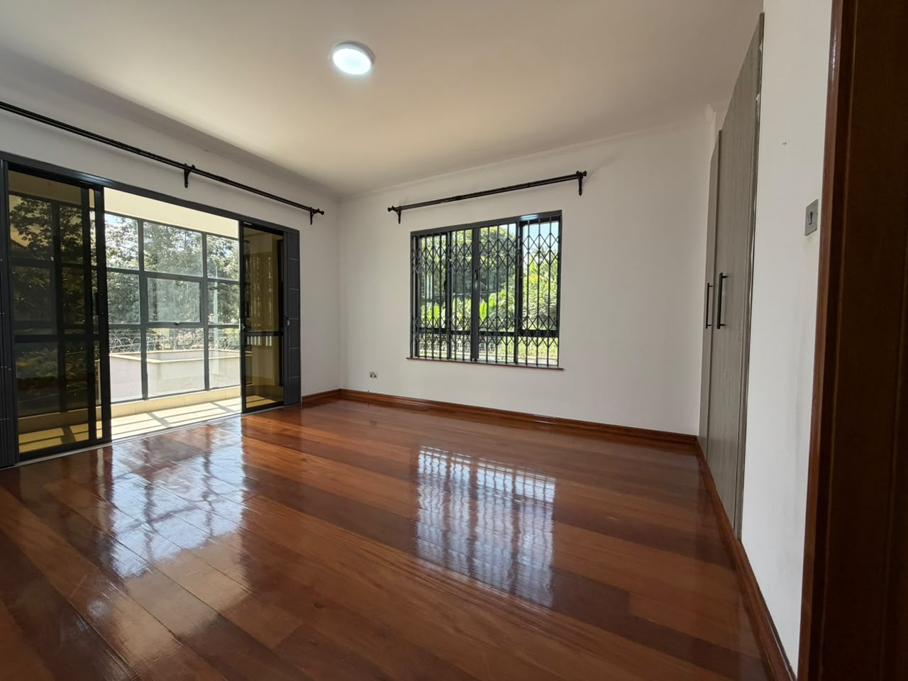 5-Bedroom House + 2 DSQs To Let in Thigiri