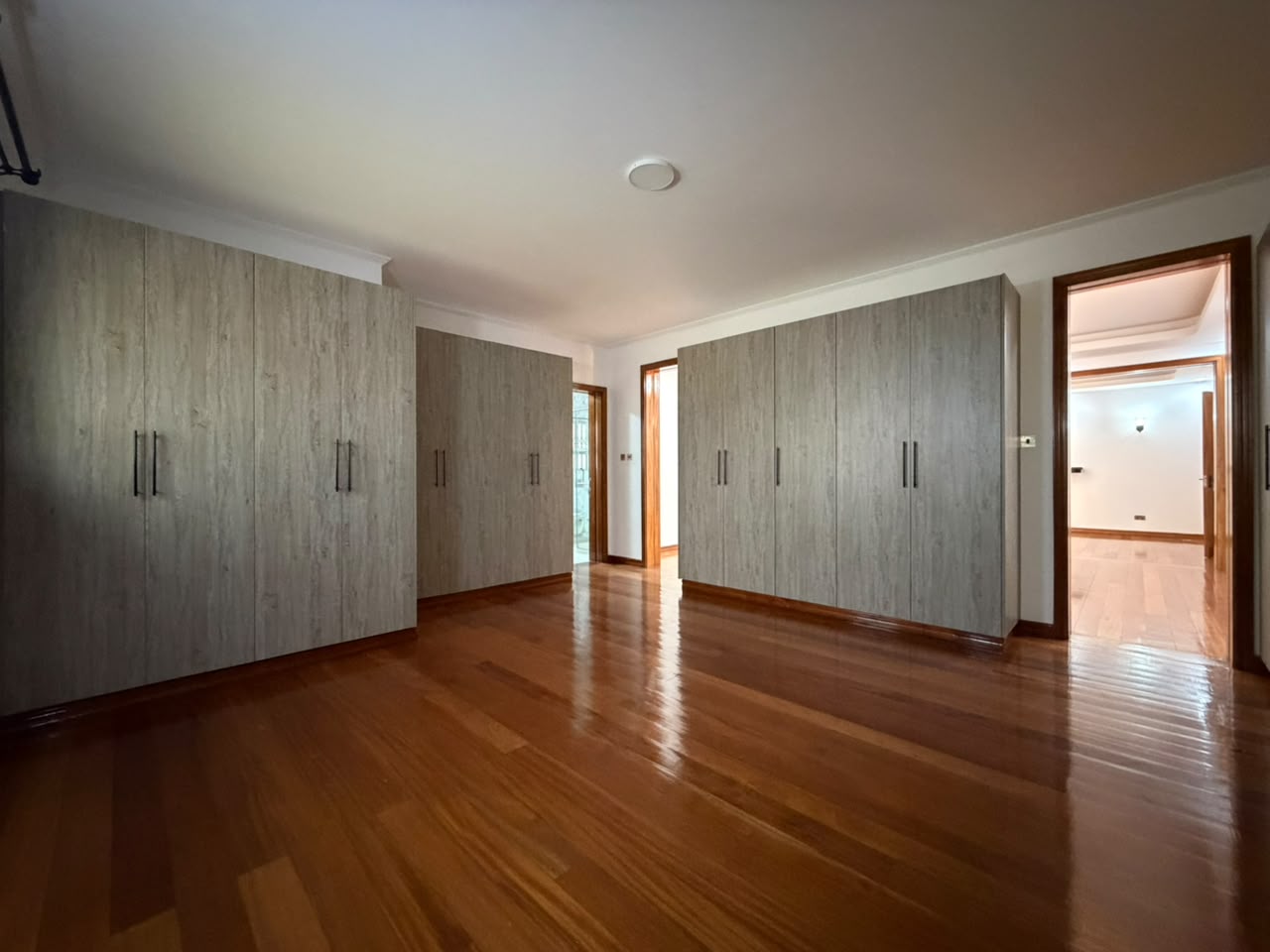 5-Bedroom House + 2 DSQs To Let in Thigiri