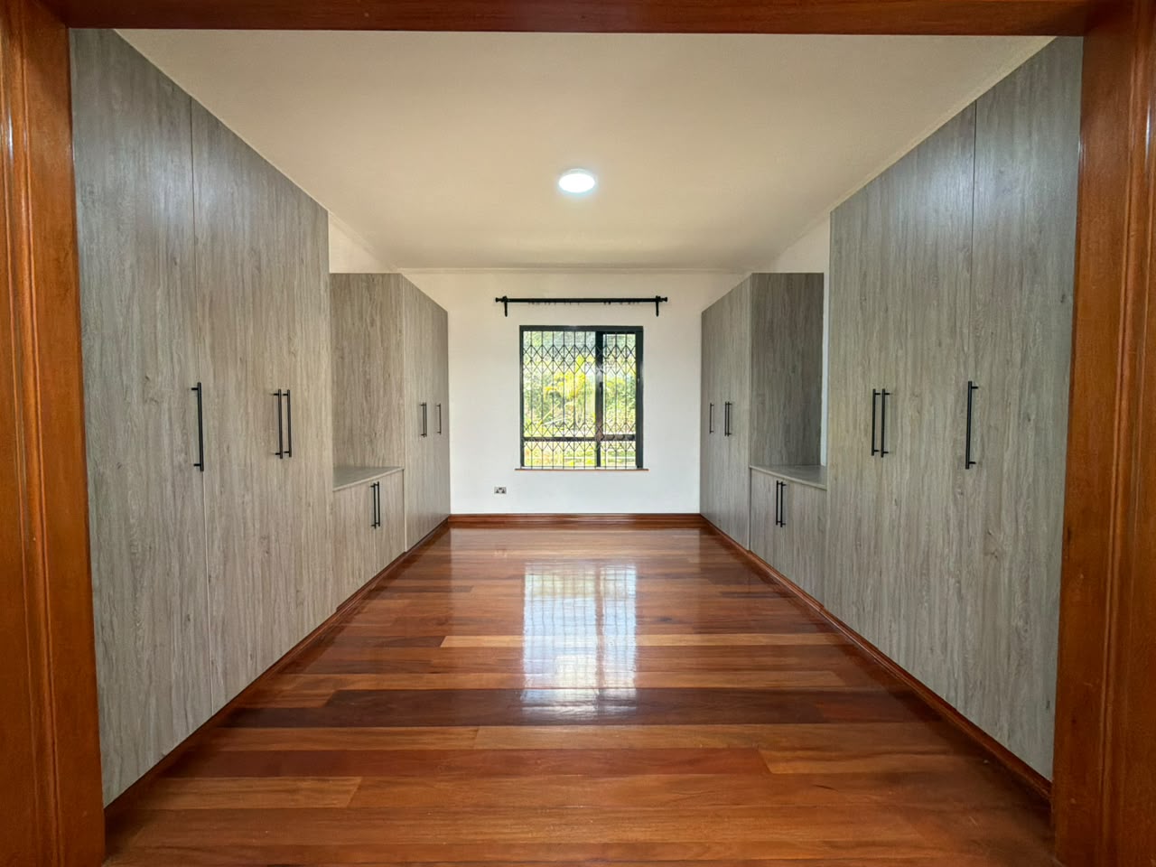 5-Bedroom House + 2 DSQs To Let in Thigiri